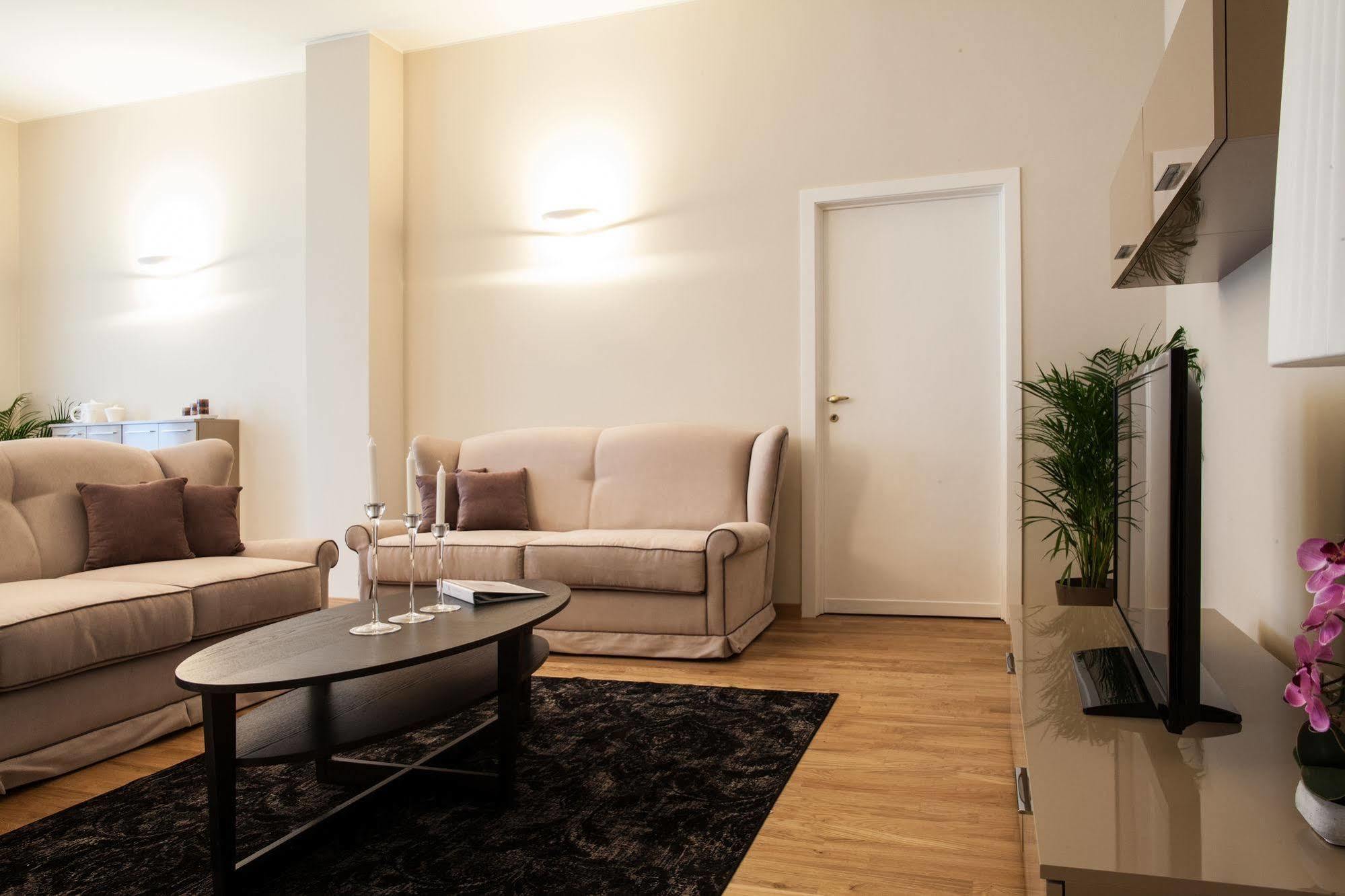 Milan Royal Suites Exterior foto